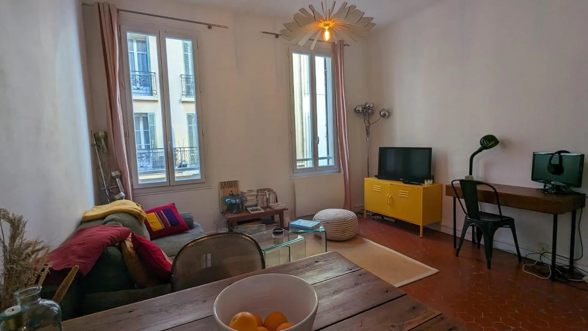 3 Nights Minimum, Renovated Entire Flat, City Of Marseille, 4 People, 1First Floor مارسيليا